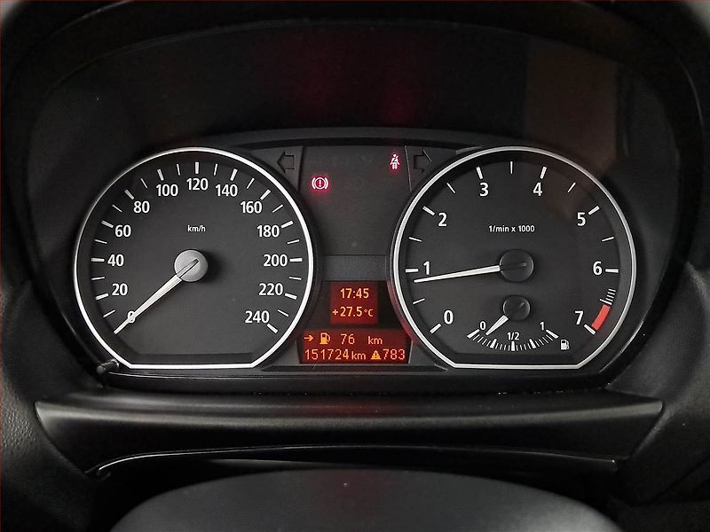 BMW Řada 1 (2004) 116i, po STK, jezdí dobře - fotka 11 z 16