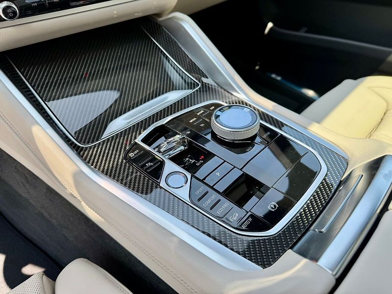 BMW X6 - fotka 21 z 28