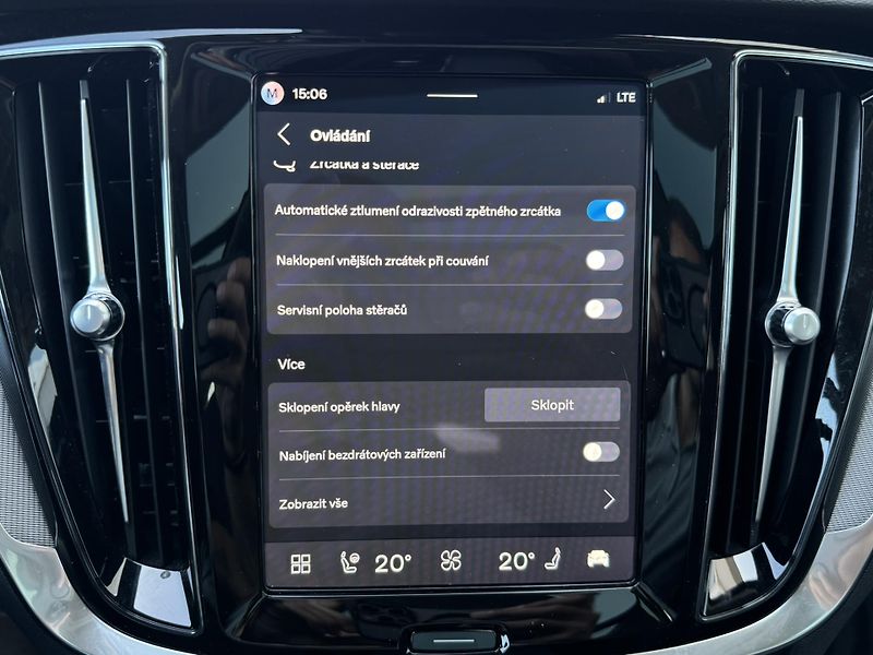 Volvo V60 B4 FWD PLUS DARK // 1. Maj. - fotka 45 z 46
