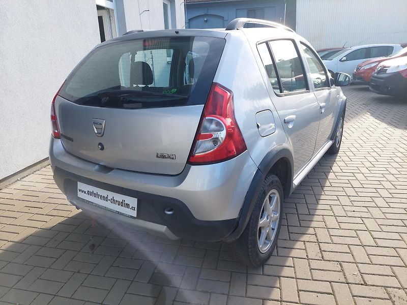 Dacia Sandero (2011) Stepway 1.5dCi 66kW - fotka 6 z 14