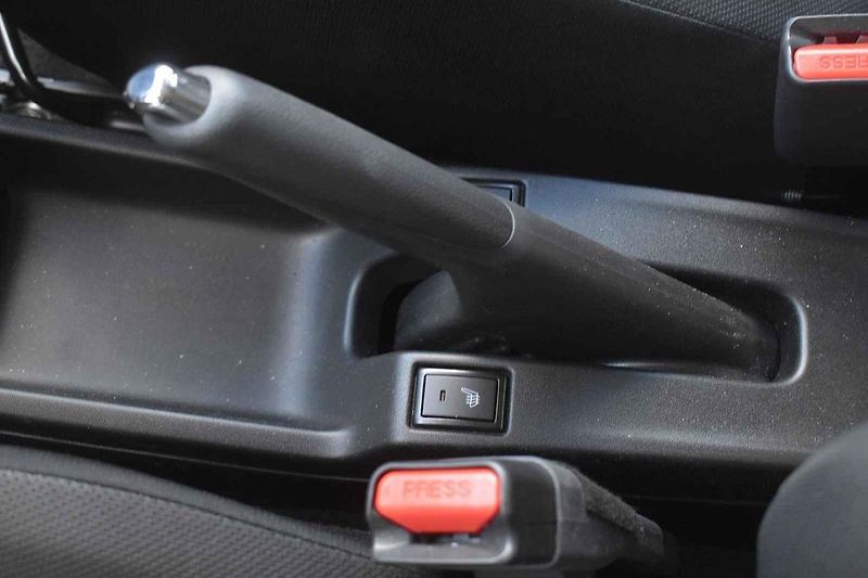 Nové Suzuki Swift jsem poprvé zkoušel na silničkách kolem hradu Karlštejn
