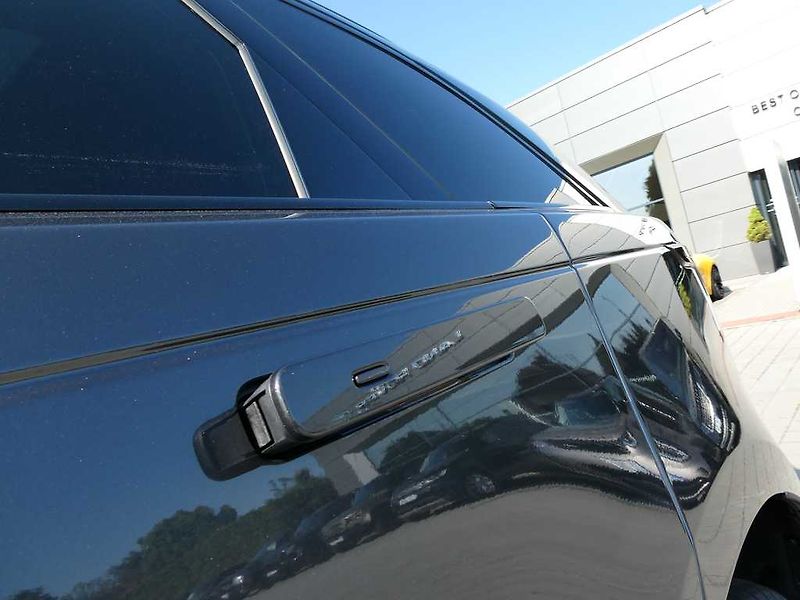 Land Rover Range Rover Velar 3,0 Dynamic SE D300 - fotka 39 z 40