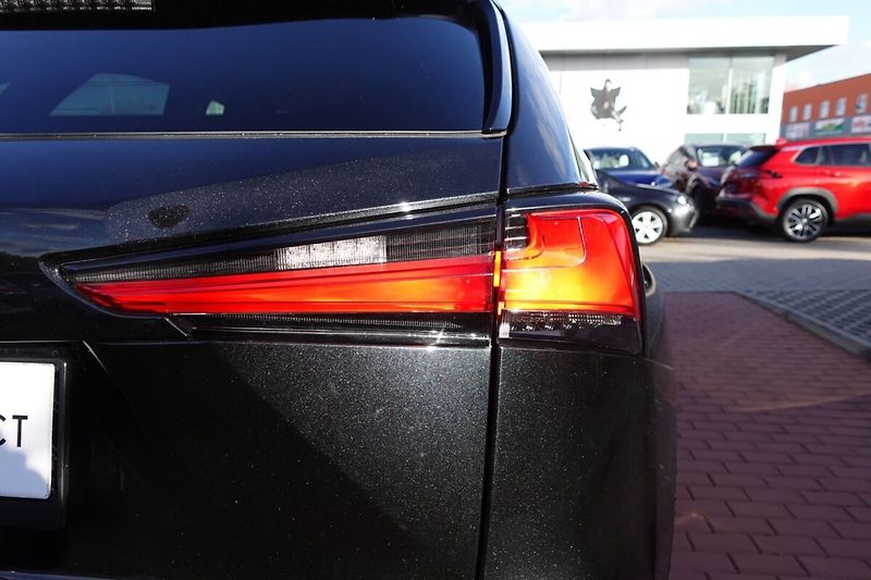 Lexus NX 300h 2,5HSD AWD PRESTIEGE SAFETY - fotka 33 z 34