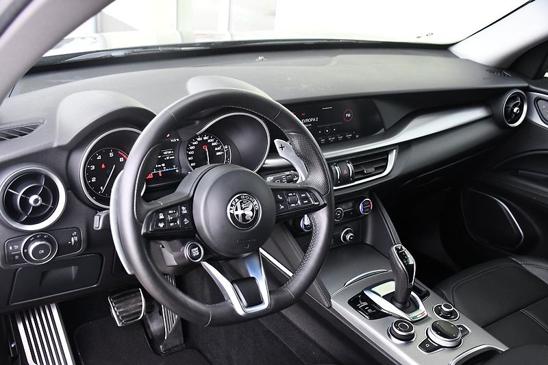 Alfa Romeo Stelvio 2.0TURBO 16V Q4 147kW SPRINT - fotka 16 z 45