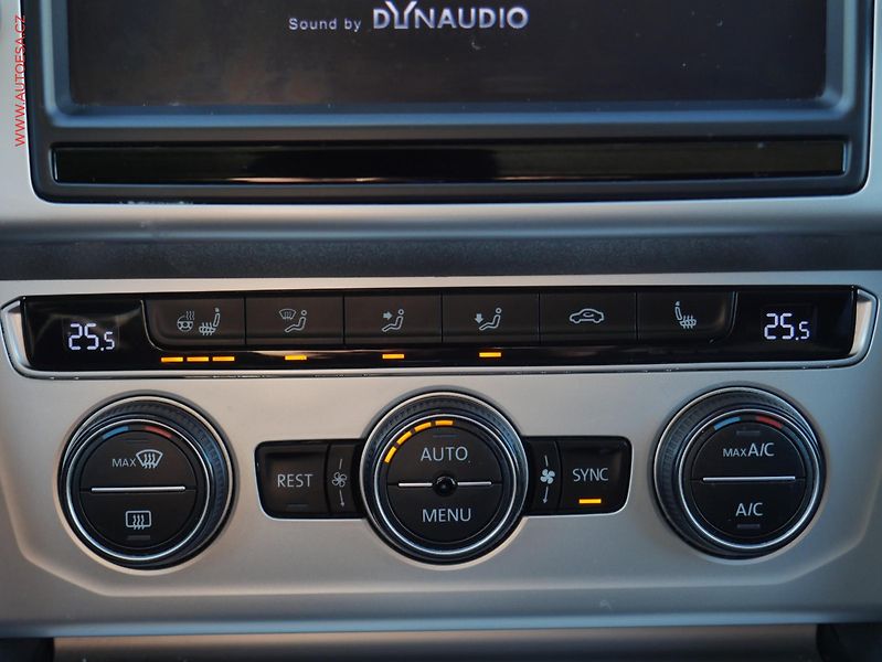 Volkswagen Passat (2015) 2.0TDi, AT, navi, LED - fotka 16 z 26