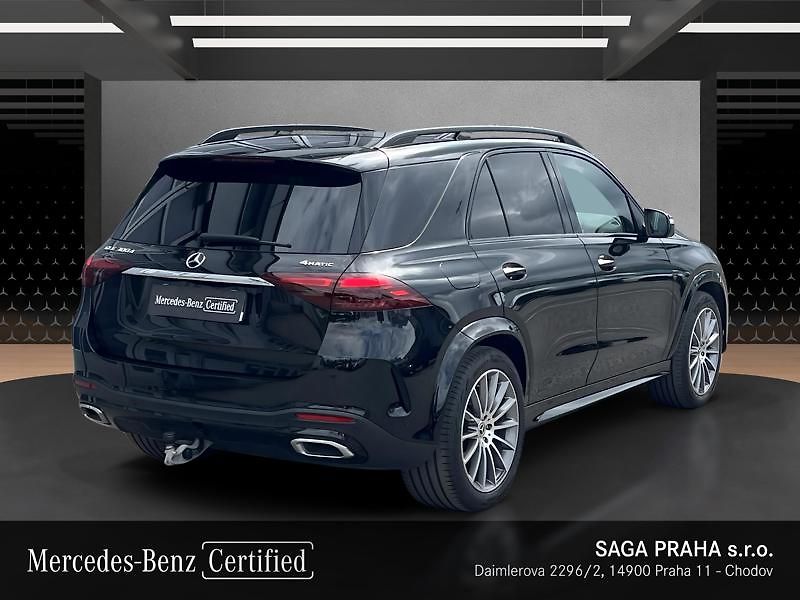 Mercedes-Benz GLE 300 d 4MATIC AMG Line Night - fotka 4 z 18