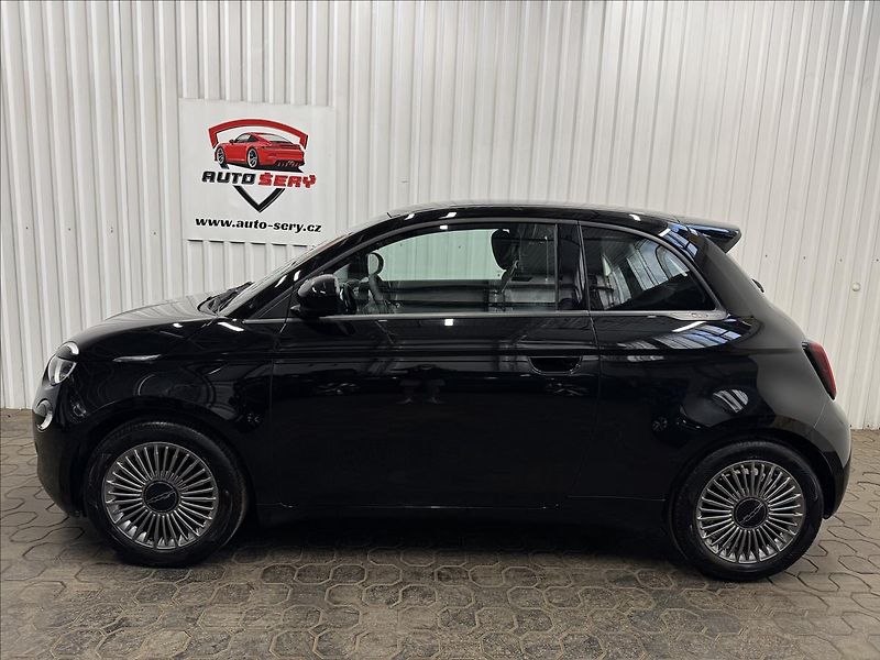 Fiat 500e ELECTRIC DRIVE 70kW ICON - fotka 4 z 38