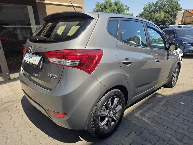 Hyundai ix20 1.6-KLIMA-SENZORY-ISOFIX - fotka 19 z 24