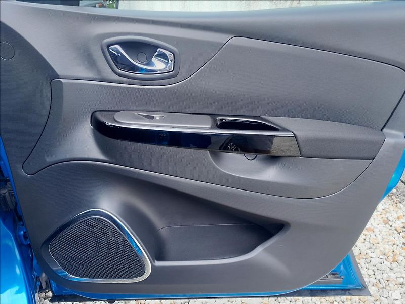 Renault Captur 1,2TCe 88kW AUTOMAT - fotka 32 z 56