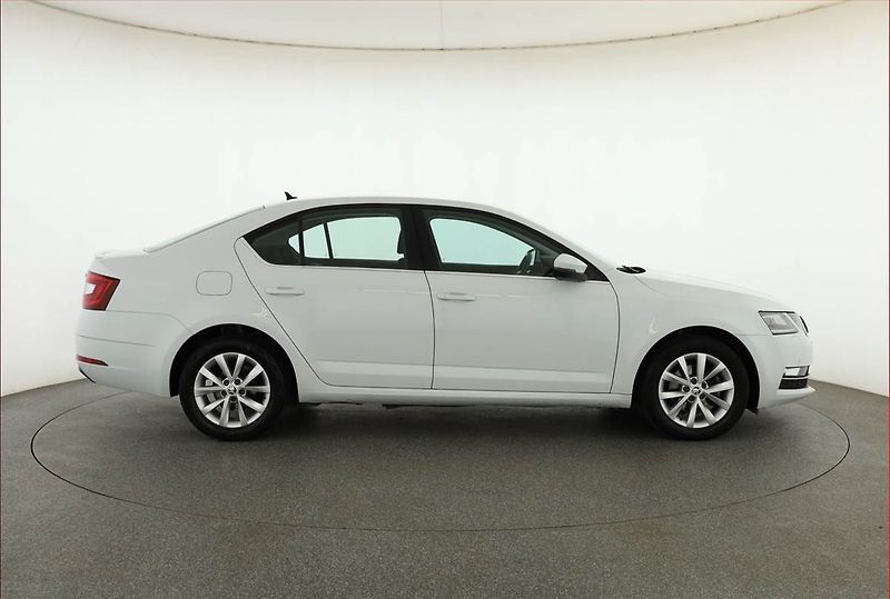 Škoda Octavia (2019) Style 1.5 TSI, Automat - fotka 6 z 19