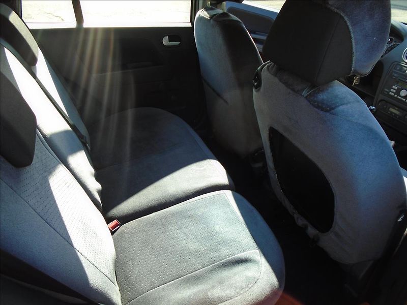Ford Fusion 1,4 - fotka 15 z 21