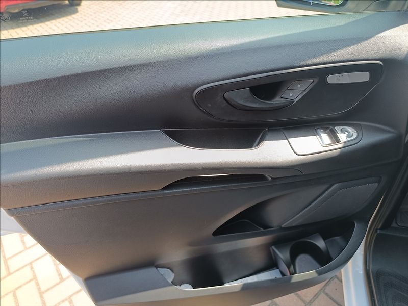 Mercedes-Benz Vito 1,6 111 CDi Nosnost 1050kg - fotka 15 z 23