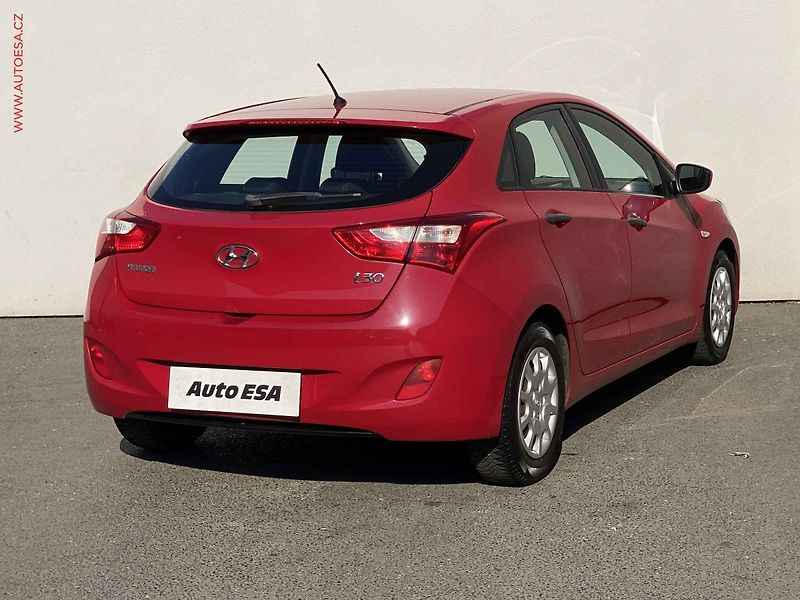 Hyundai i30 (2013) 1.4i, Klima - fotka 4 z 16