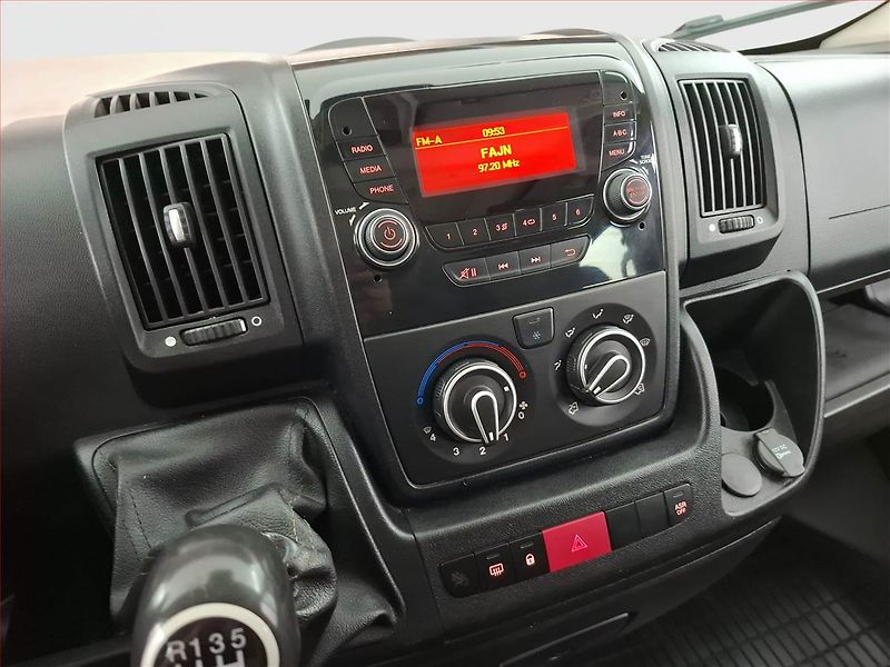 Citroën Jumper (2016) 2.0 BlueHDi, Bus, 9Míst, ČR - fotka 12 z 20