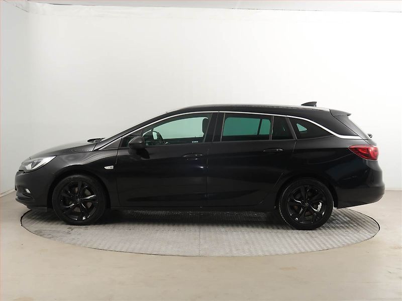 Opel Astra (2017) 1.6 CDTI, Navi, Tempomat - fotka 3 z 21