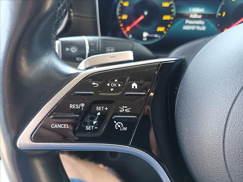 Mercedes-Benz Třídy E 2,0 220d,AMG,4MATIC,PANO,9G - fotka 26 z 33