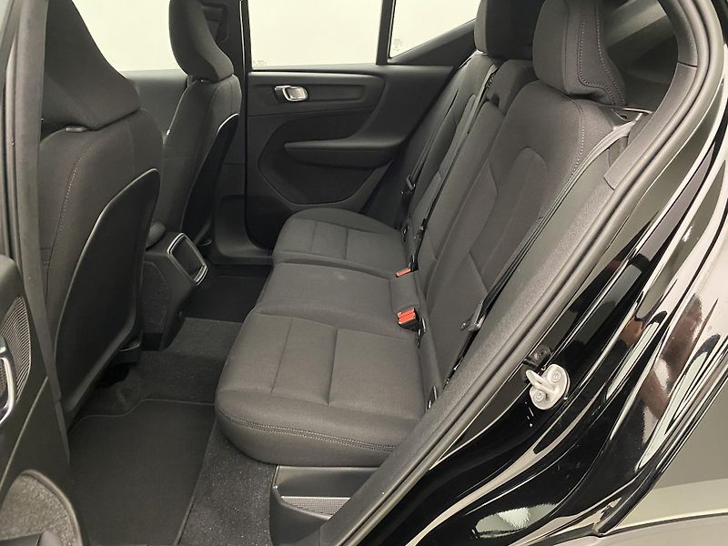 Volvo XC40 T2 ESSENTIAL CZ - fotka 5 z 42