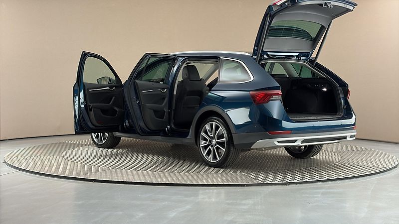 Škoda Octavia 2.0 TDI DSG 4x4 Scout Combi - fotka 7 z 33