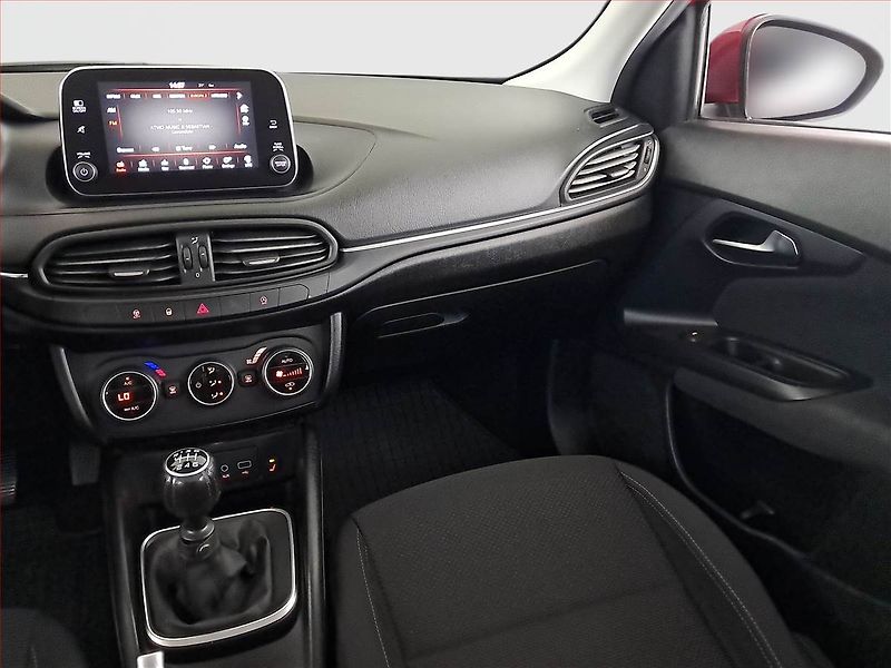 Fiat Tipo (2016) 1.4 T-Jet, Navi, Tempomat - fotka 8 z 16