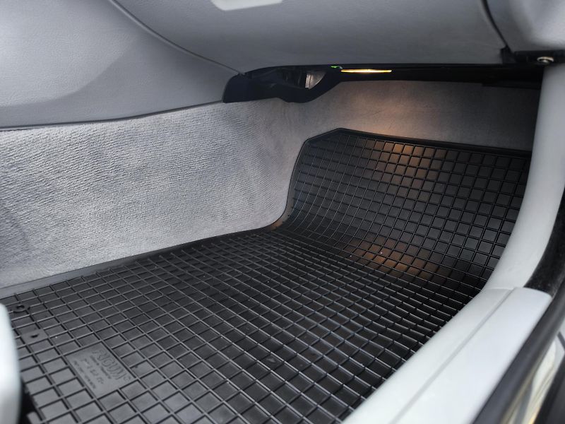 BMW Řada 3 320iAUTOMAT 6VÁLCŮ*BEZ KOROZE* - fotka 33 z 87