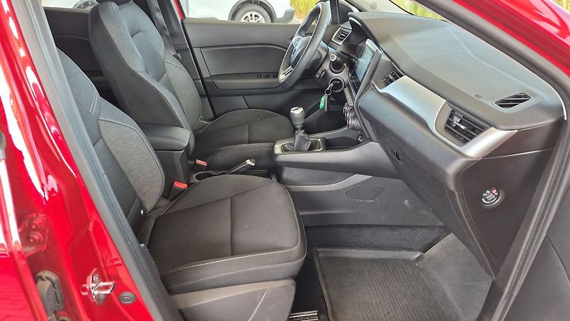 Renault Captur 1.0 TCe 67Kw Intens - fotka 12 z 23