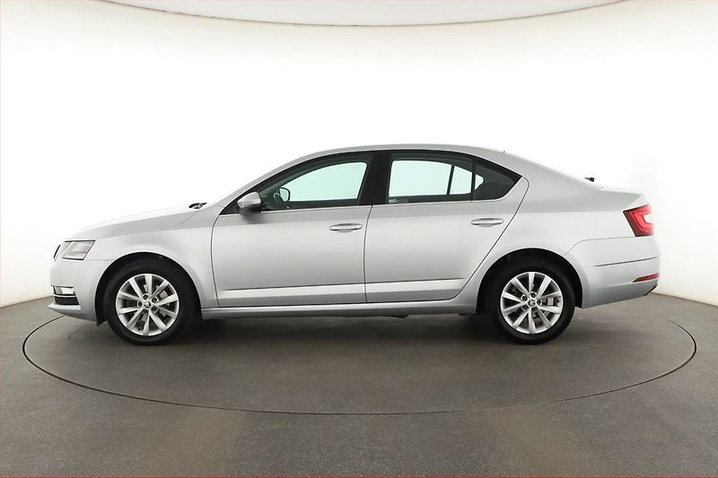 Škoda Octavia (2018) Style 1.6 TDI, ČR,1.maj - fotka 3 z 14