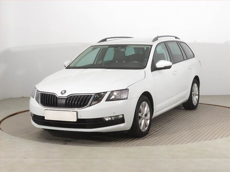 Škoda Octavia (2018) Ambition Plus 1.0 TSI, Navi - fotka 2 z 16