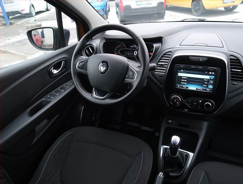 Renault Captur (2018) Limited 0.9 TCe, Serv.kniha - fotka 7 z 21