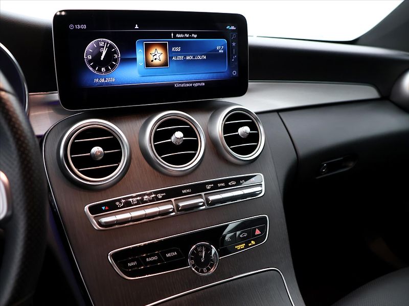 Mercedes-Benz Třídy C 2.0 300d 180kW 4Matic CZ DPH - fotka 18 z 29