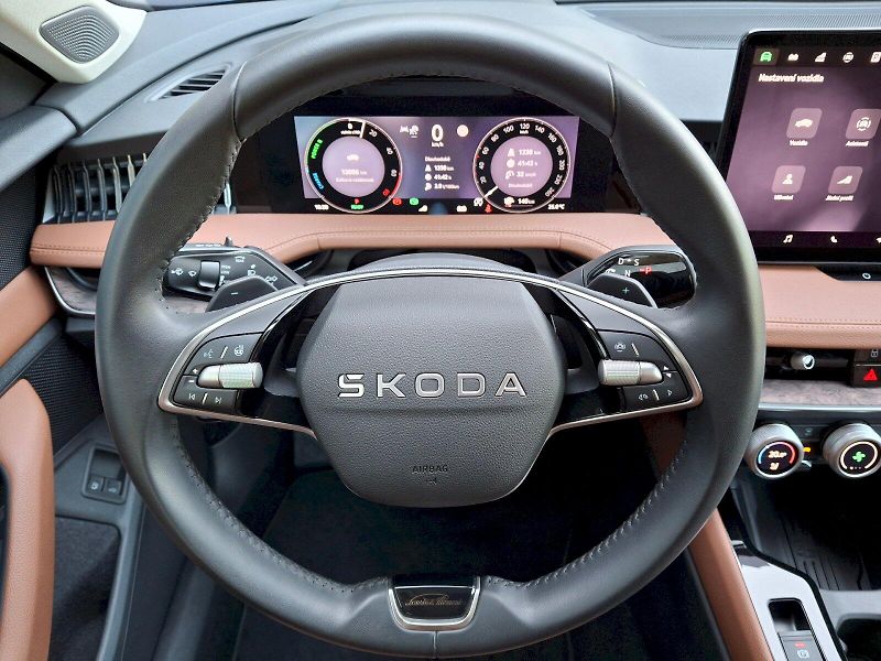 Škoda Superb (2025) Combi iV L&K DSG 1,5TSi 150kW - fotka 13 z 35