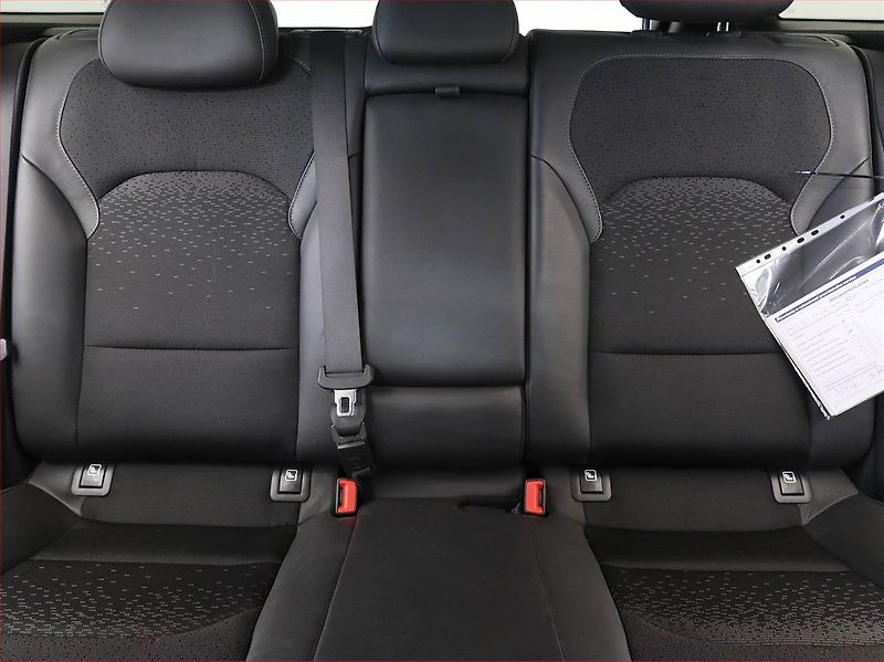 Hyundai i30 (2018) 1.4 T-GDI, Automat, Serv.kniha - fotka 10 z 18