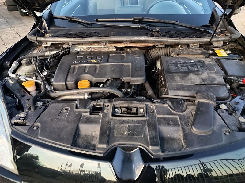 Renault Mégane (2011) Kabroušek 1.4 96kw - fotka 40 z 53