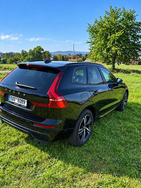 Volvo XC60 (2021) Mild-hybrid 220kW - fotka 25 z 30