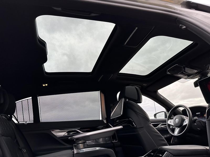 BMW Řada 7 (2019) BMW 745Le xDrive LONG aut. ser - fotka 26 z 57