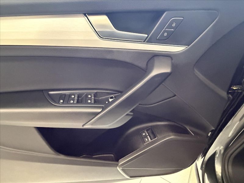Audi Q5 2,0   Sportback TFSIe Plug-in- - fotka 14 z 26
