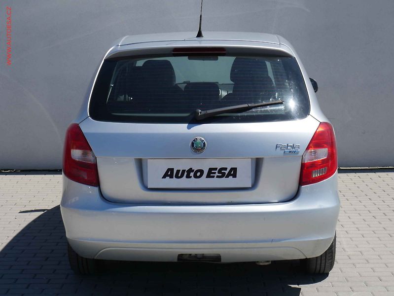 Škoda Fabia (2009) 1.4i 16V, ČR, tažné, zmk - fotka 5 z 15