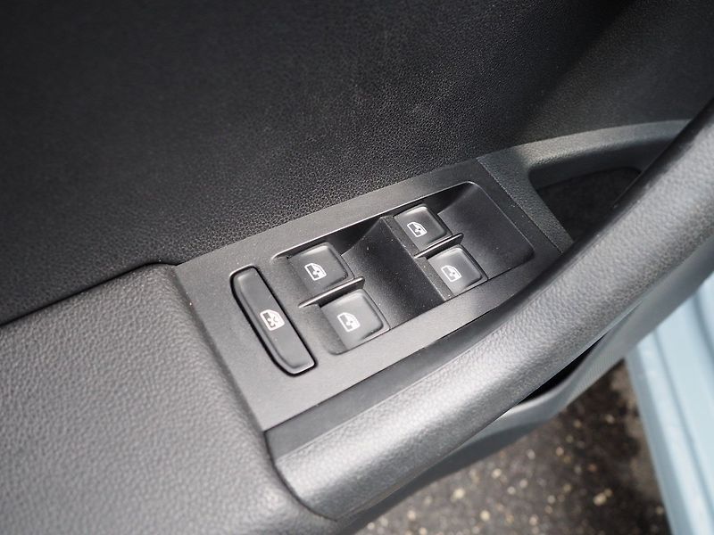 Škoda Octavia (2017) 1.6 TDI, Ambiente - fotka 19 z 33