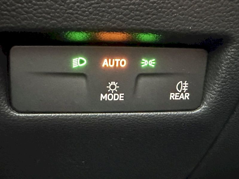 Škoda Superb (2024) Combi DSG 2.0 TDI / 110 kW / S - fotka 18 z 34