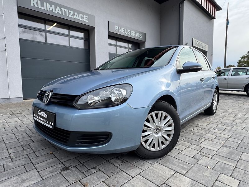 Volkswagen Golf (2010) 1.4 16V TAŽNÉ, SERVISNÍ KNIHA - fotka 1 z 32