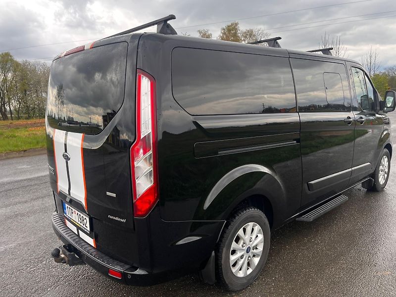 Ford Tourneo Custom (2018) 2.0 /96kW - fotka 5 z 9
