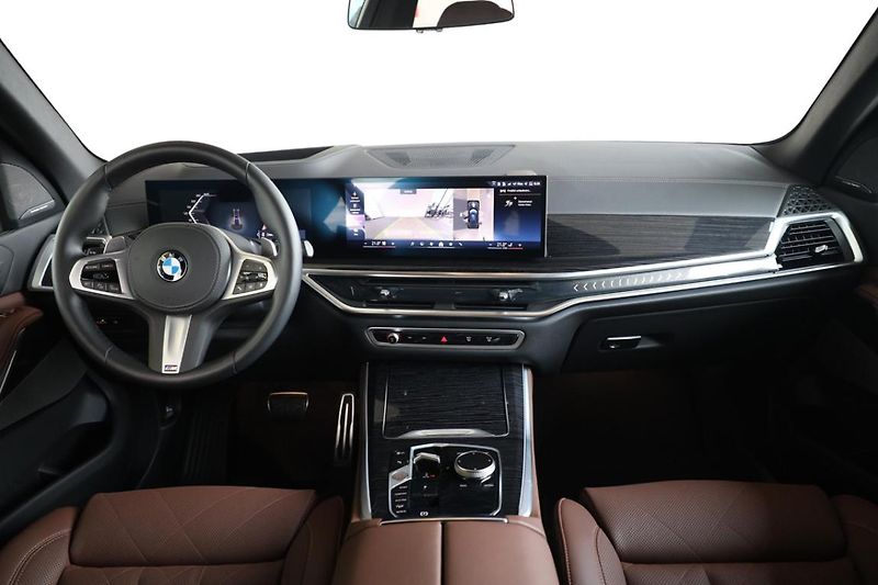 BMW X5 xDrive30d - fotka 5 z 33