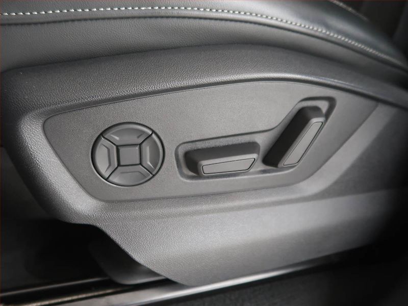 Audi Q8 (2018) 50 TDI - fotka 28 z 32