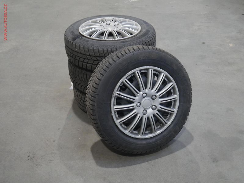 Renault Clio (2017) 1.2 TCe, Navi, TZ, park.čidla - fotka 18 z 18