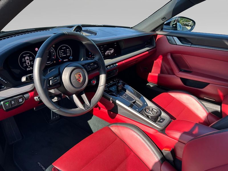 Porsche 911 (2025) Carrera Coupe - fotka 16 z 29