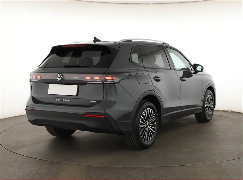 Volkswagen Tiguan (2025) 1.5 eTSI - fotka 5 z 20
