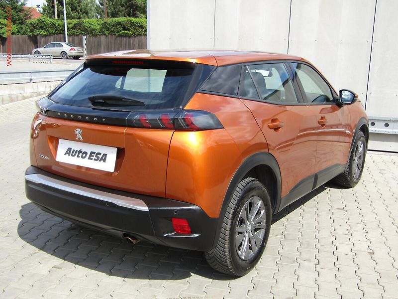 Peugeot 2008 (2021) 1.2 PT, ČR, Active - fotka 4 z 19