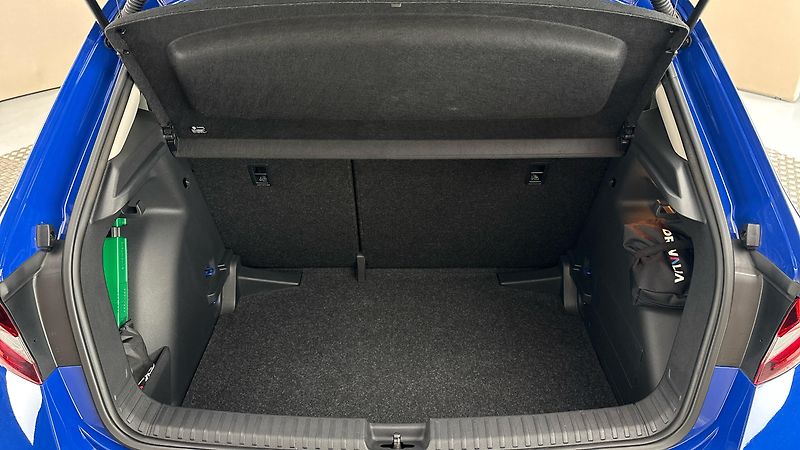 Škoda Fabia 1.0 TSI DSG Ambition - fotka 17 z 23