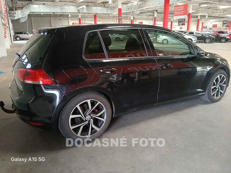 Volkswagen Golf (2014) 2.0 TDi, ČR, AC, tempo - fotka 2 z 3