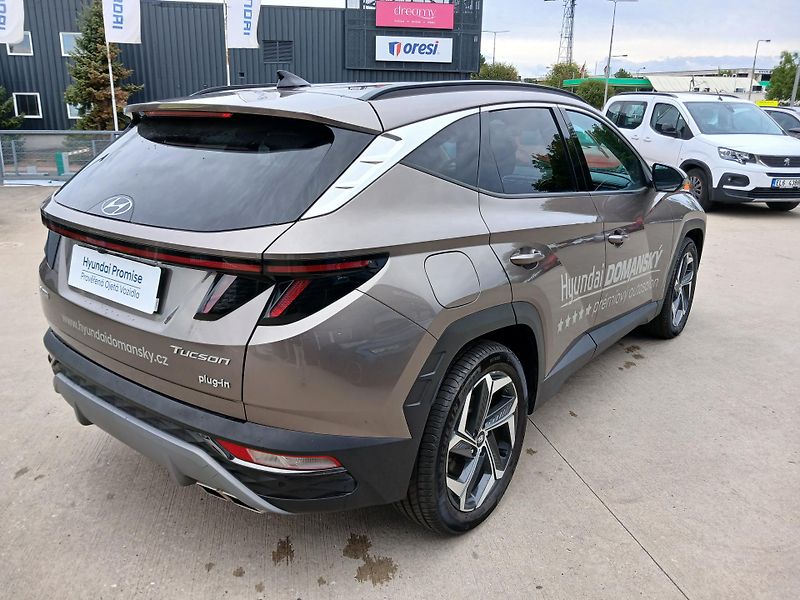Hyundai Tucson Plug-in Hybrid1,6 T-GDI 4x4 AT - fotka 5 z 20