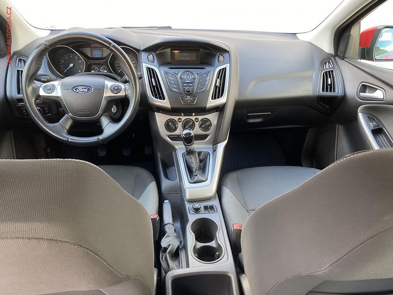 Ford Focus (2012) 1.6i, ČR, AC, park.čidla - fotka 8 z 15